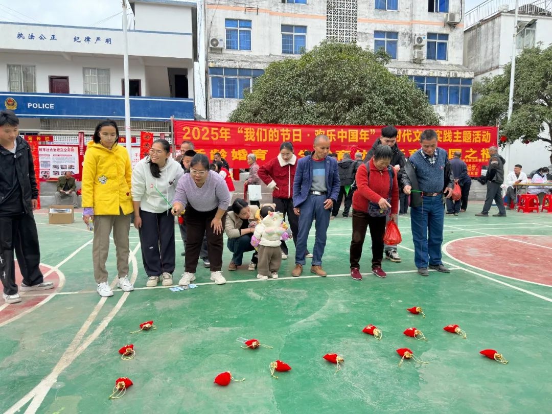 家门口的欢乐中国年！平桂区如何让群众享受贴心服务？  第3张