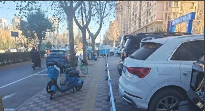 停车乱象频发！交管部门重拳出击，这些停车场整改后你还敢停吗？  第1张