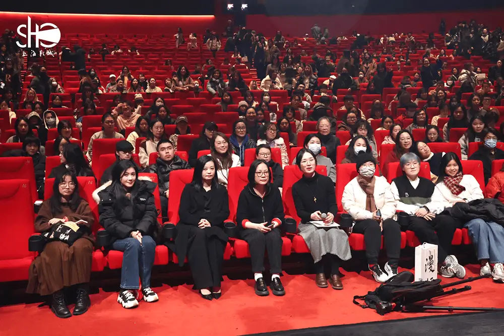 初步举证首映礼震撼来袭！朱迪·科默独角戏为何斩获双料女主？  第5张