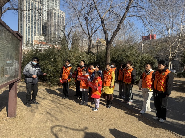 文明旅游志愿者齐聚和平公园，他们为何如此热情洋溢？  第2张