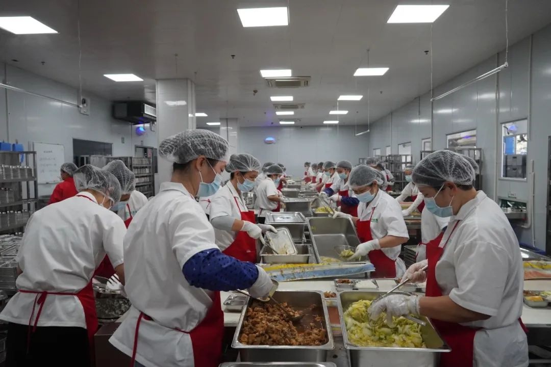 开平市校园餐安全大检查：每天8000份午餐，如何确保每一口都安全？  第2张