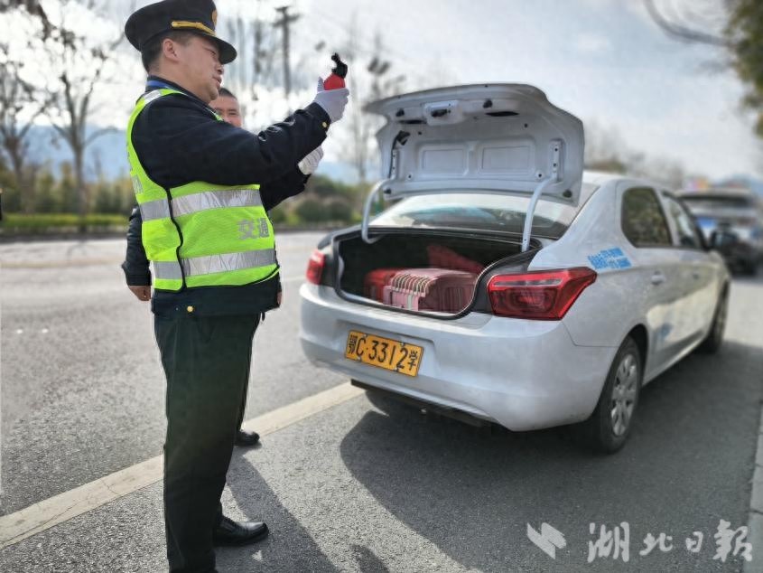 驾校培训乱象频出，竹溪交通执法大队如何重拳出击保障学员安全？  第1张