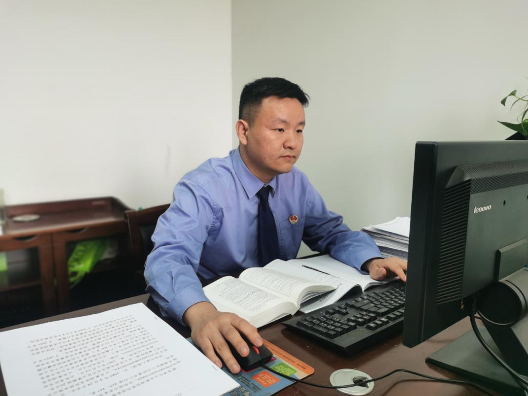 他们是如何在2024年全市检察机关民事检察业务竞赛中脱颖而出的？揭秘章瑜、何文斌的成功之路  第2张