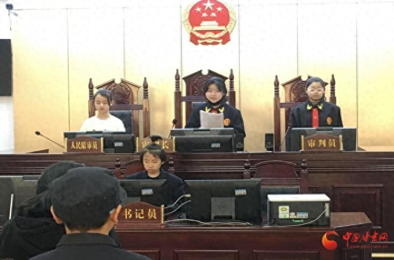 开学第一课竟是法庭模拟！孩子们如何变身小法官？