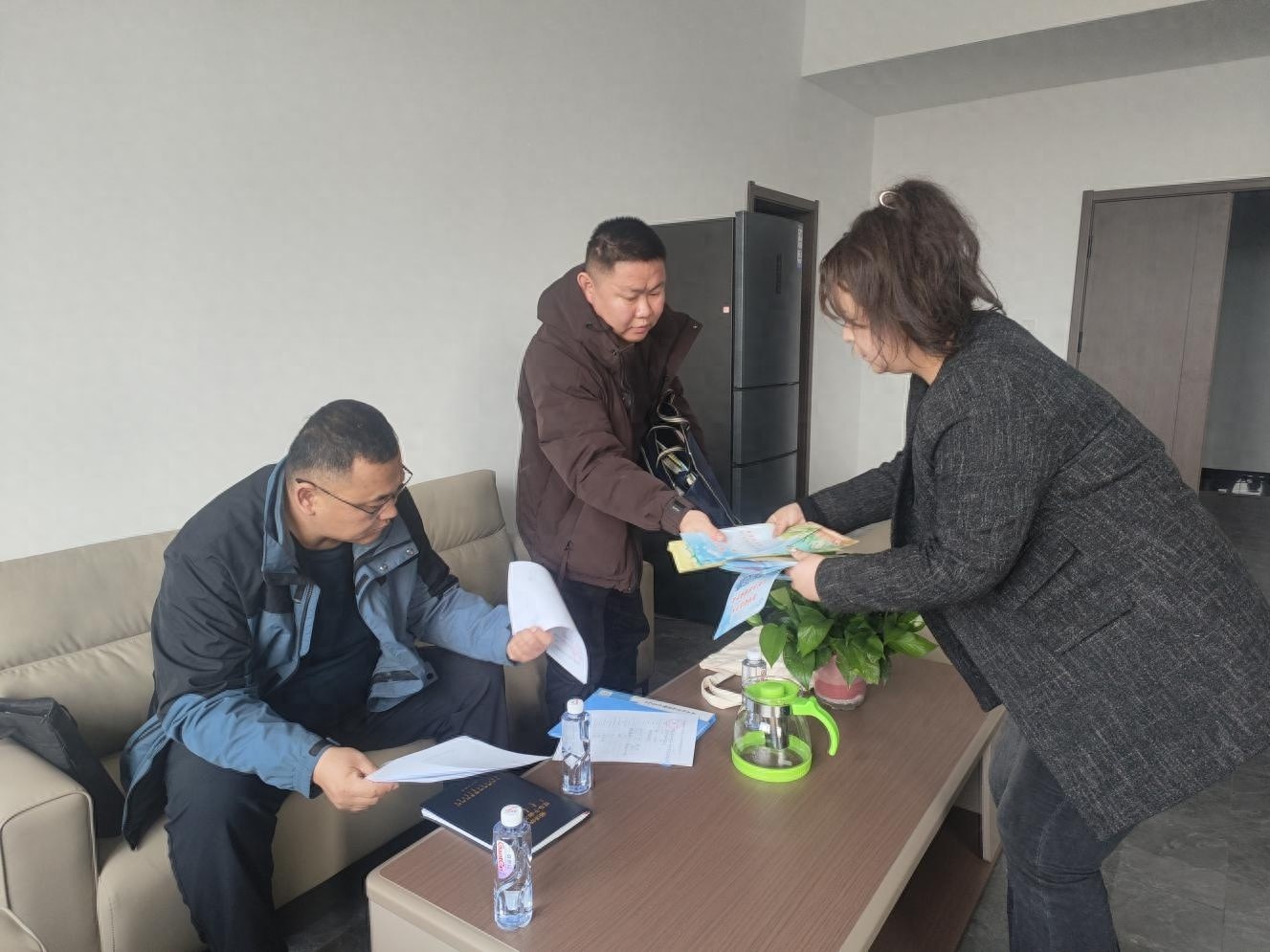 额济纳旗水利系统深入企业，节水行动如何助力水资源优化配置？