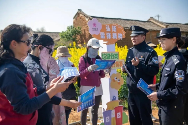学雷锋日，昆明民警如何用行动守护你的财产安全？  第2张