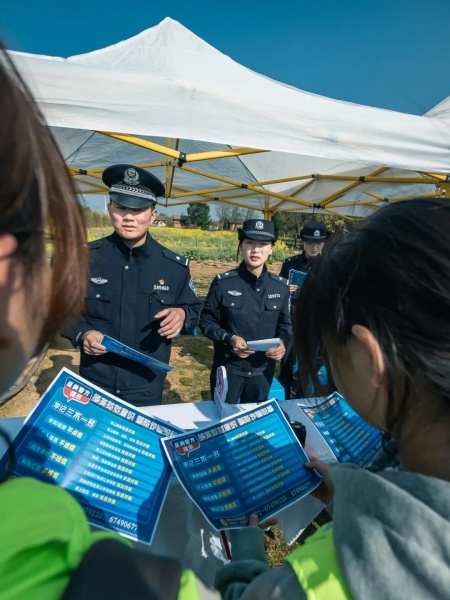 学雷锋日，昆明民警如何用行动守护你的财产安全？  第3张