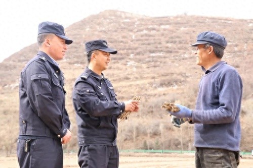 陇中春耕反诈宣传，民警如何让村民心里踏实？揭秘警民情深的背后故事