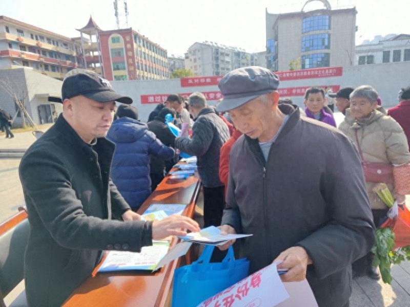 你知道不动产登记如何保护你的产权吗？十年见证，改革成效显著