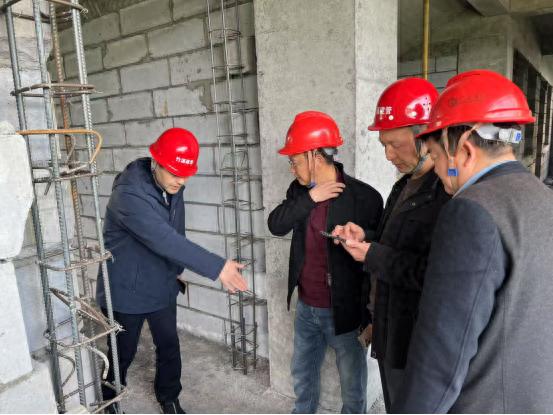 县住建局启动2025年春季百日攻势，施工现场安全谁来保证？