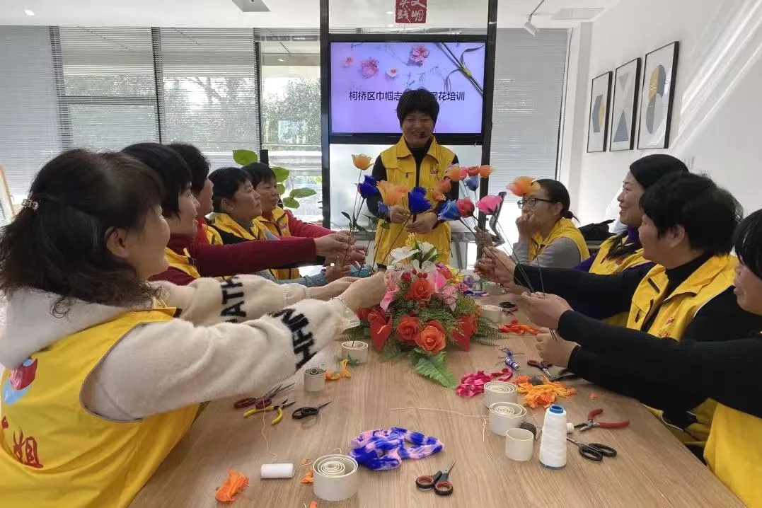 三八妇女节115周年，绍兴市妇联如何以巧手花艺致敬最美的‘她’？  第2张