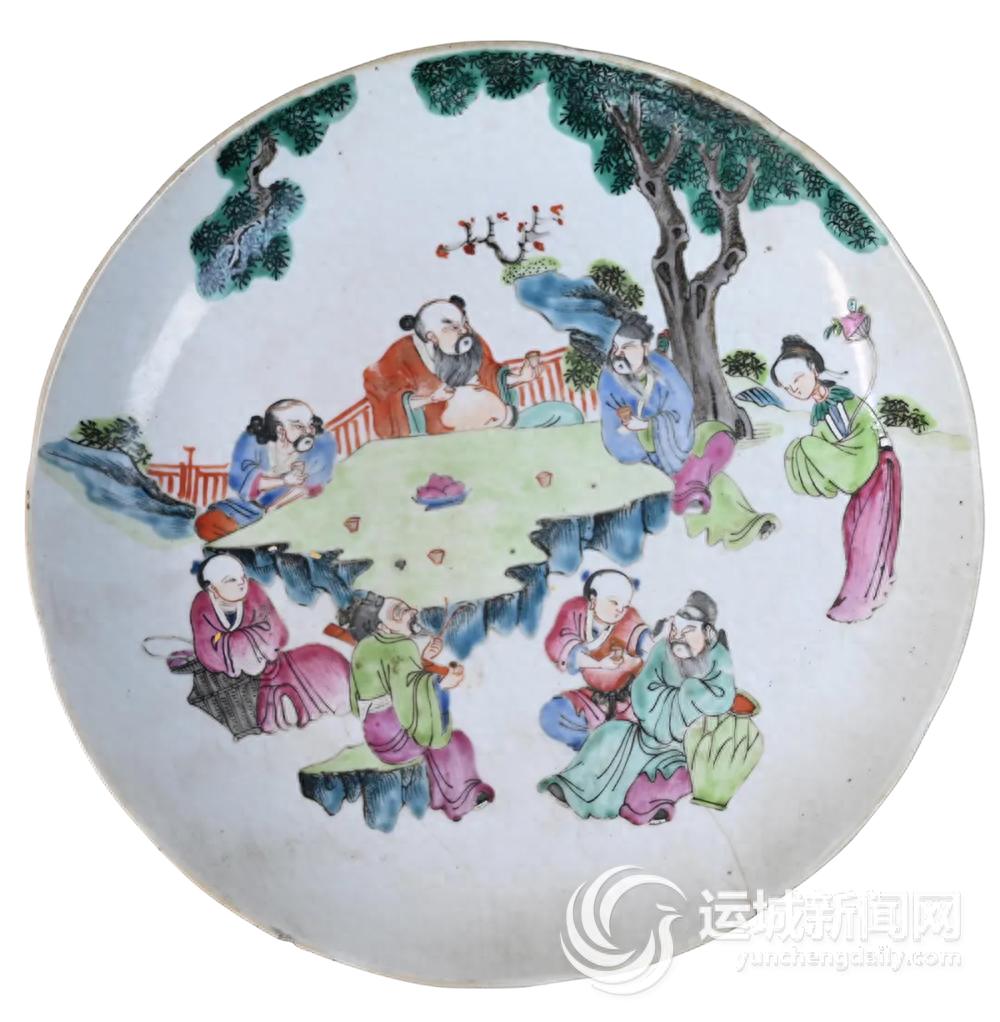 清代粉彩八仙人物纹瓷盘：背后隐藏着怎样的神秘仙家轶事？