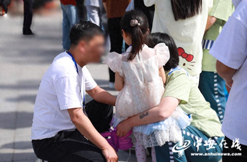 高墙内的彩蝶蜕变！服刑人员与家人团聚，你见过这样的感人场景吗？