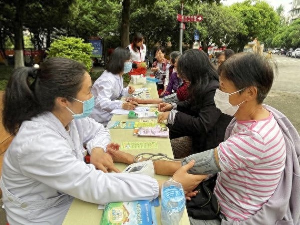 失眠危害大！你知道长期失眠可能诱发高血压、糖尿病吗？