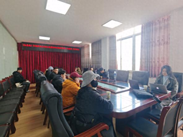 阿坝州三级劳务体系建设培训会震撼来袭！12名行业精英齐聚红原，乡村振兴新机遇你抓住了吗？
