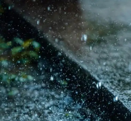 暴雨来袭！26日中东部地区将迎中到大雨，你的雨具准备好了吗？  第2张