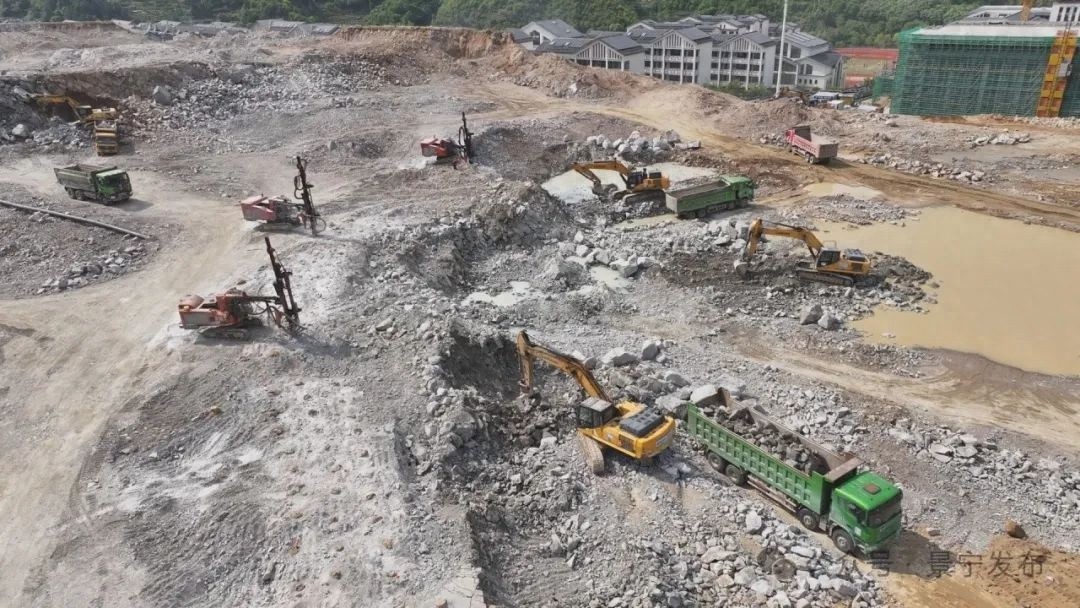 浙江景宁特色产业平台项目进展如何？200余名工人60余辆机械日夜奋战  第1张