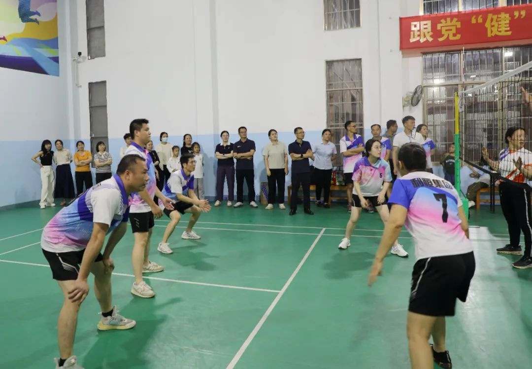 500余名职工同场竞技！港南区庆五一职工体育比赛为何如此火爆？  第4张