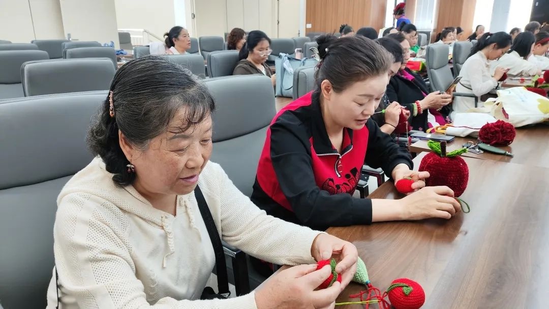 5月23日越西县非遗手工钩针编织培训结业！50余学员成果咋样？  第3张