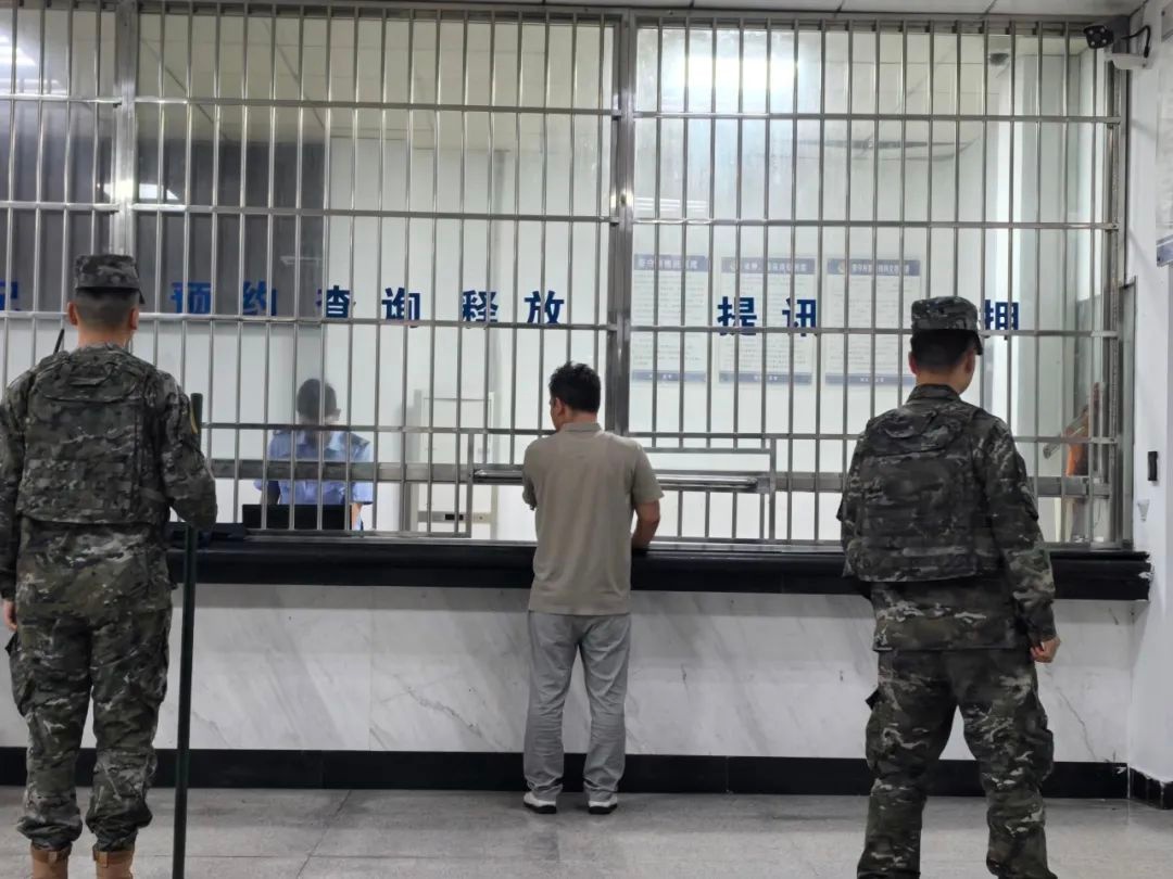 醉酒暴力袭警频发！公民配合执法义务怎能被践踏？  第2张