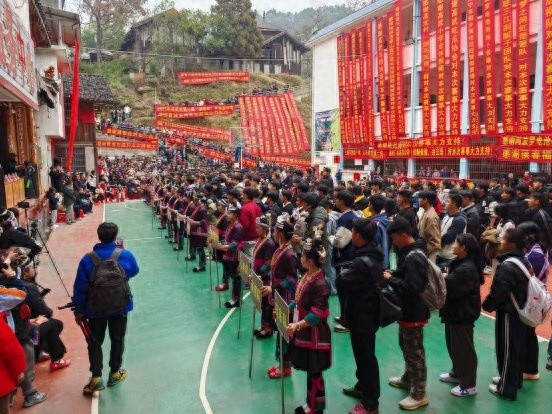 同乐苗族乡高武村迎春杯篮球赛：42支球队齐聚，各族青年共庆新春  第1张