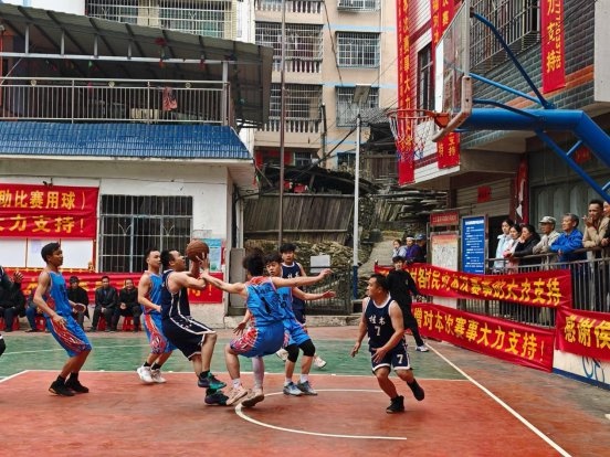 同乐苗族乡高武村迎春杯篮球赛：42支球队齐聚，各族青年共庆新春  第3张