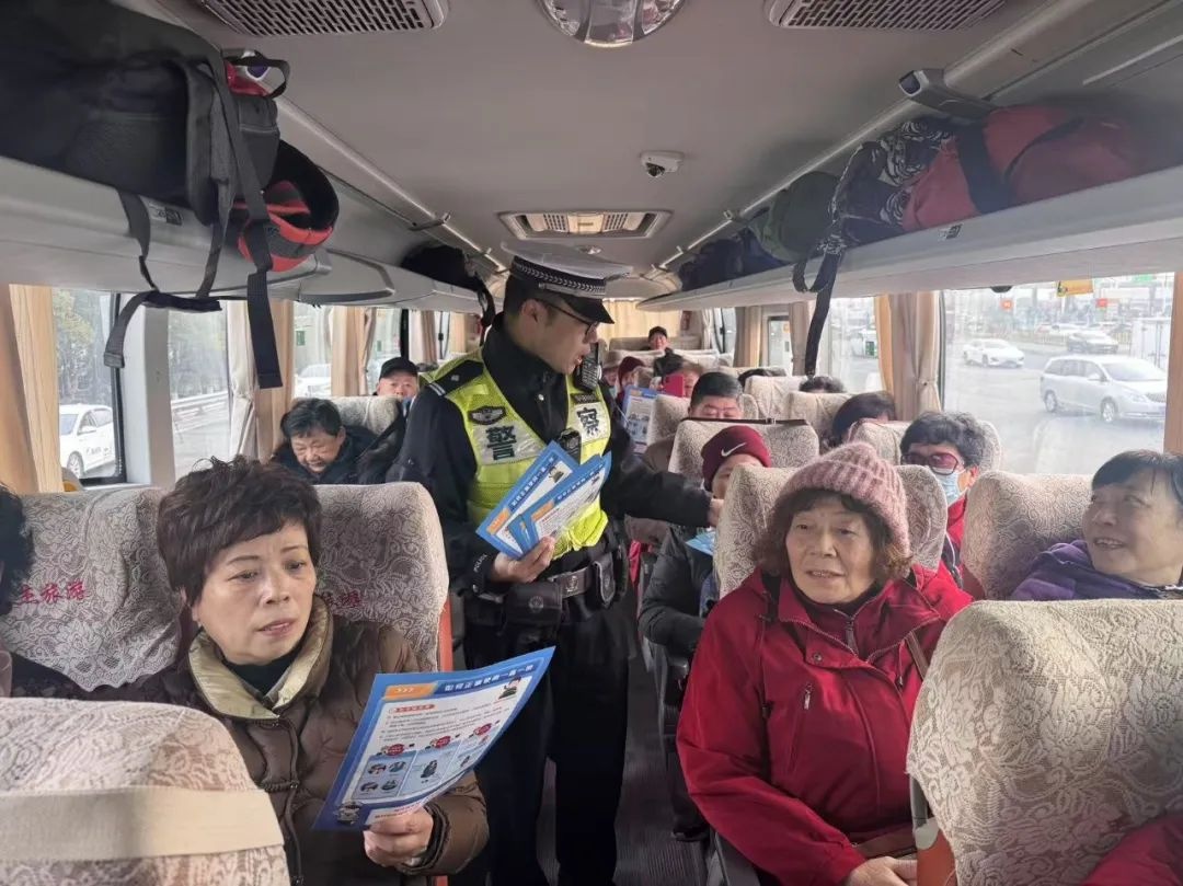 2025平安春运：你准备好安全回家了吗？交警同行，共筑团圆路  第11张