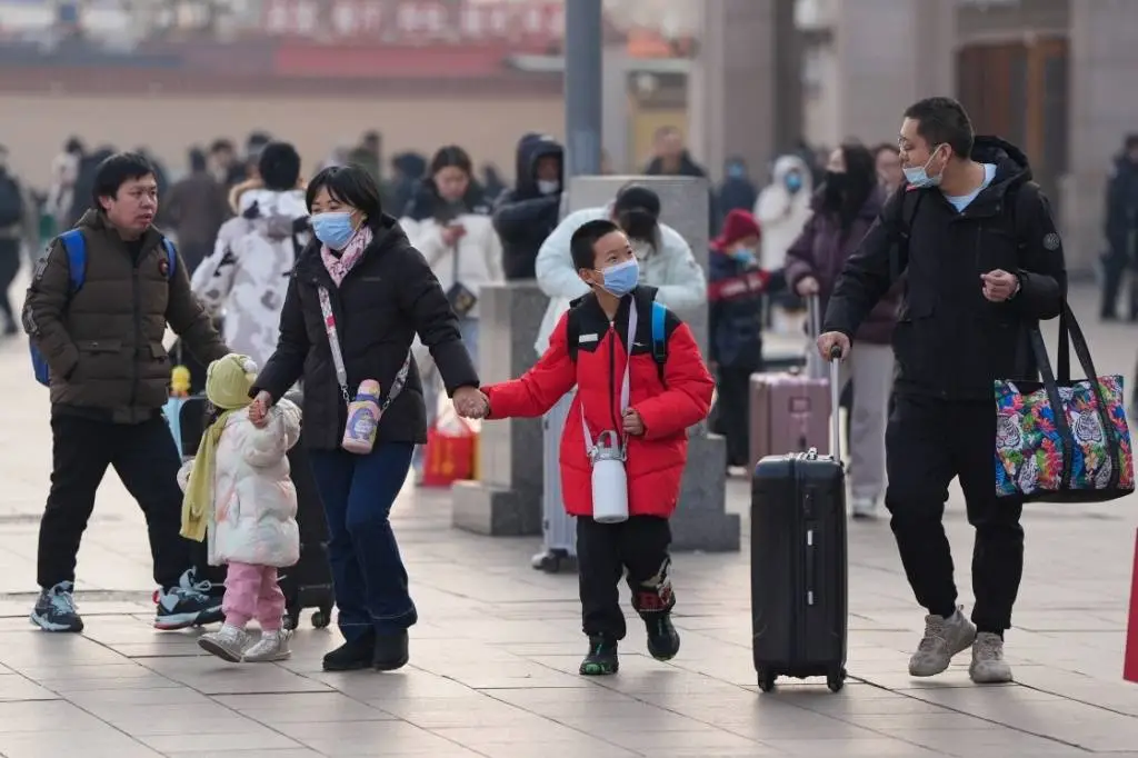 2025年春运人潮涌动，90亿人次大迁徙！如何保障你的平安出行？