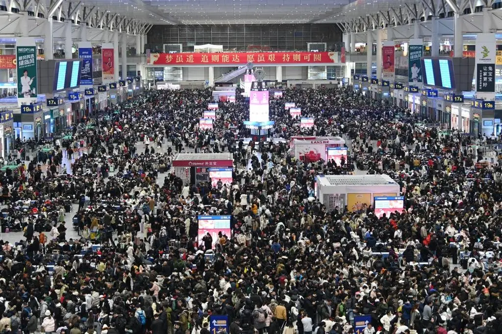 90亿人次大迁徙！春运高峰已至，你准备好回家了吗？  第1张