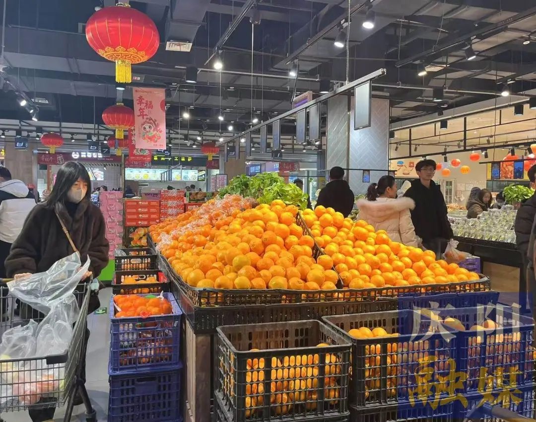 春节前夕，我市商超为何人潮涌动？揭秘节前市场的火爆景象  第3张