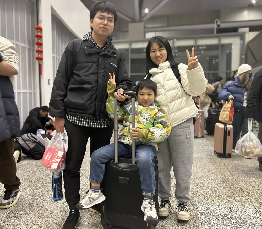 春运高峰！上海虹桥火车站77.8万人次创历史新高，你准备好回家了吗？  第2张