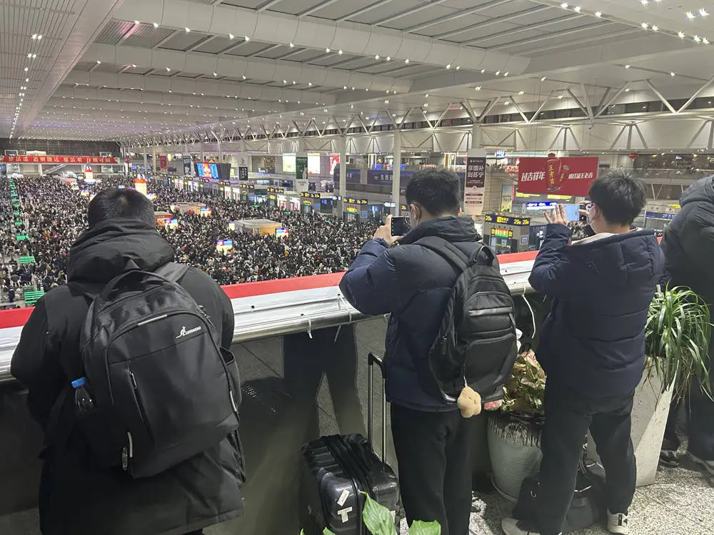 春运高峰！上海虹桥火车站77.8万人次创历史新高，你准备好回家了吗？  第6张