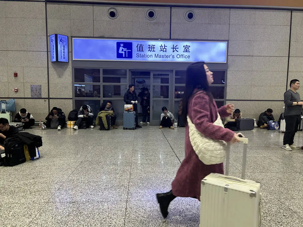 春运高峰！上海虹桥火车站77.8万人次创历史新高，你准备好回家了吗？  第10张