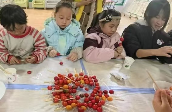 孩子们如何用红灯笼点亮社区新春？遵义市希望工程·陪伴行动揭秘  第10张