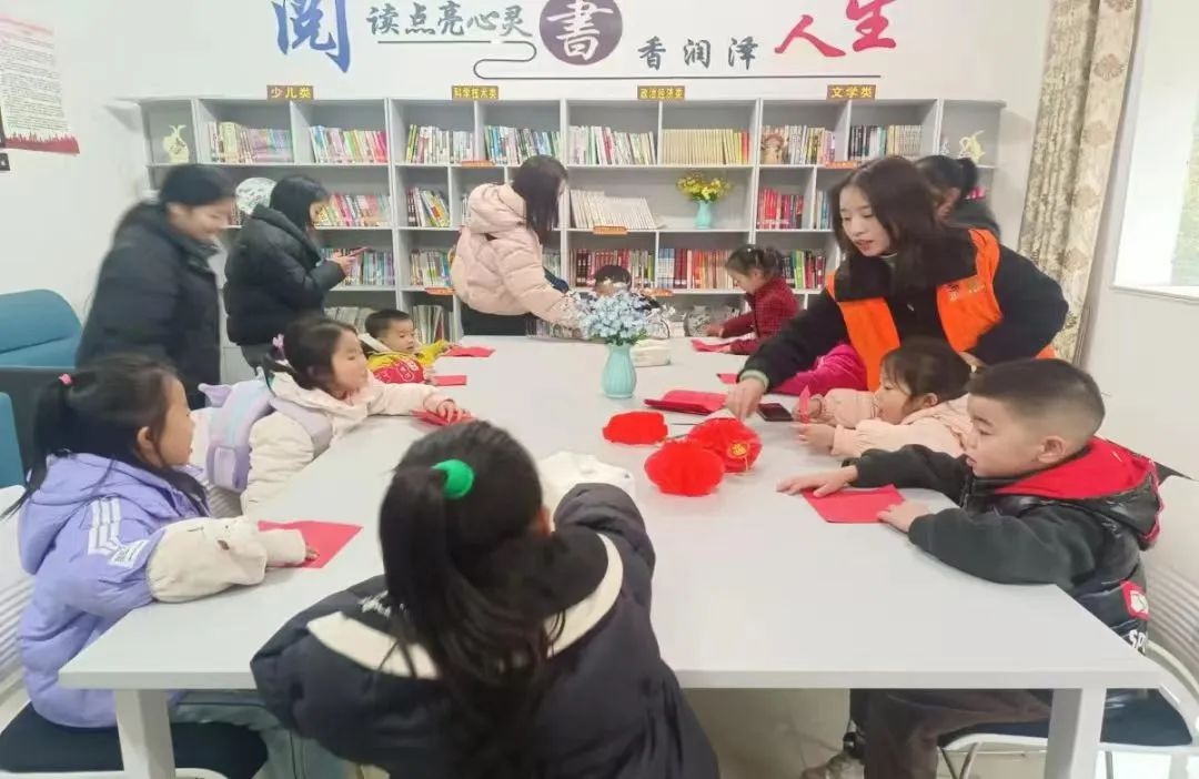 孩子们如何用红灯笼点亮社区新春？遵义市希望工程·陪伴行动揭秘  第5张