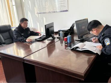 85岁老人被骗15000元，孙子电话竟是骗局！警方如何迅速破案？  第3张