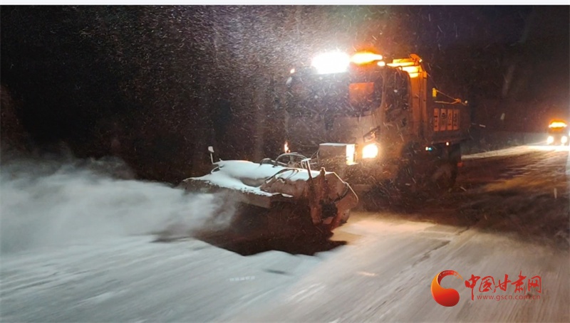 甘肃86%地区遭遇强降雪！春运出行如何保障？交通运输部门昼夜奋战  第2张