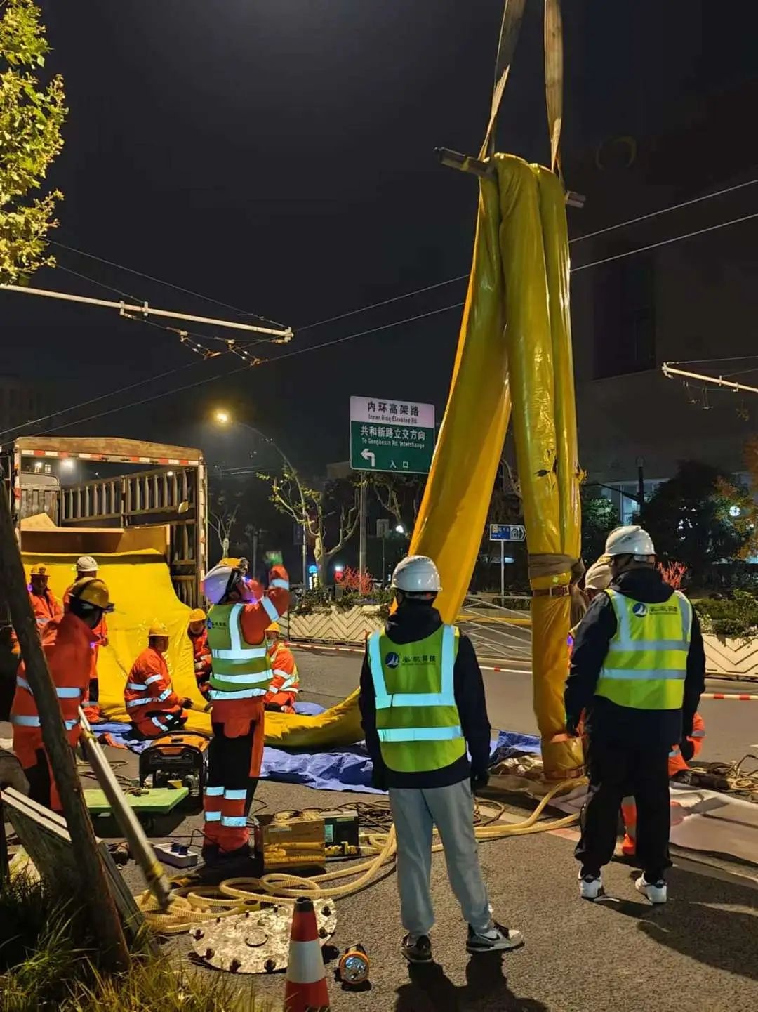 杨浦市政养护公司如何应对5600米排水管道应急抢修？揭秘背后的技术挑战与解决方案  第2张