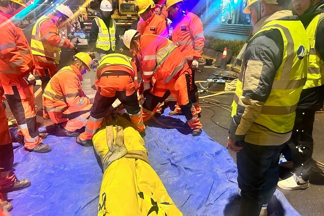 杨浦市政养护公司如何应对5600米排水管道应急抢修？揭秘背后的技术挑战与解决方案  第3张