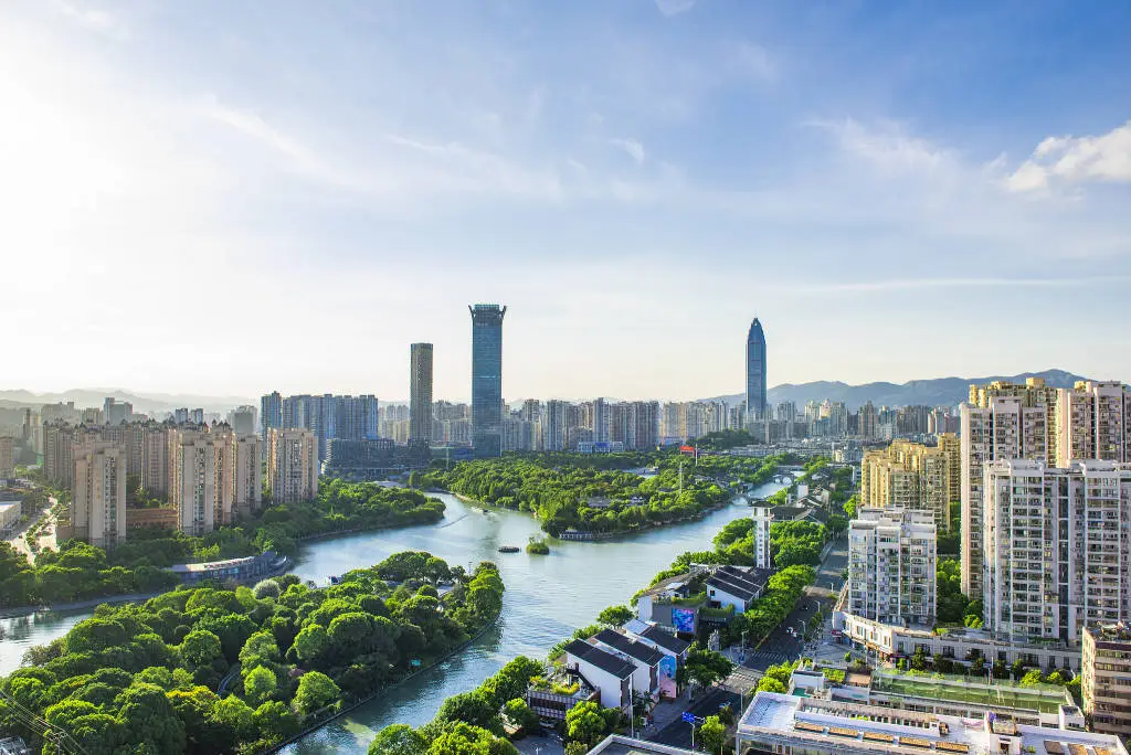 2024年GDP万亿城市俱乐部再添新成员？这六座城市只差临门一脚
