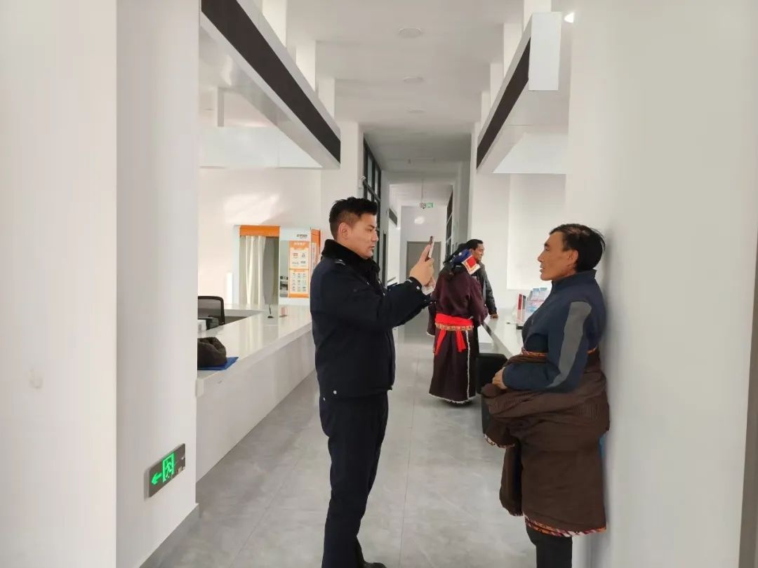 假期办证难？玛多县公安局户籍大厅推出多项便民措施，你体验了吗？  第2张