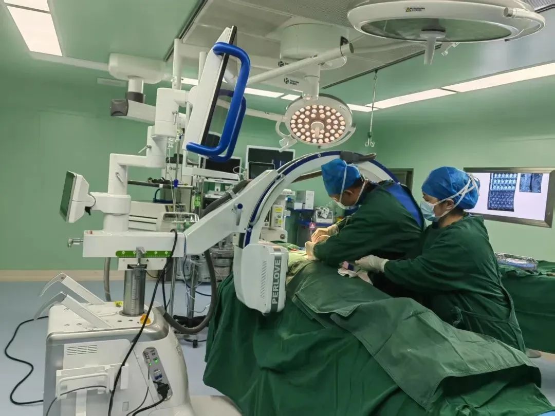 静宁县医疗大突破！18名医学专家齐聚，心血管手术不再难  第2张
