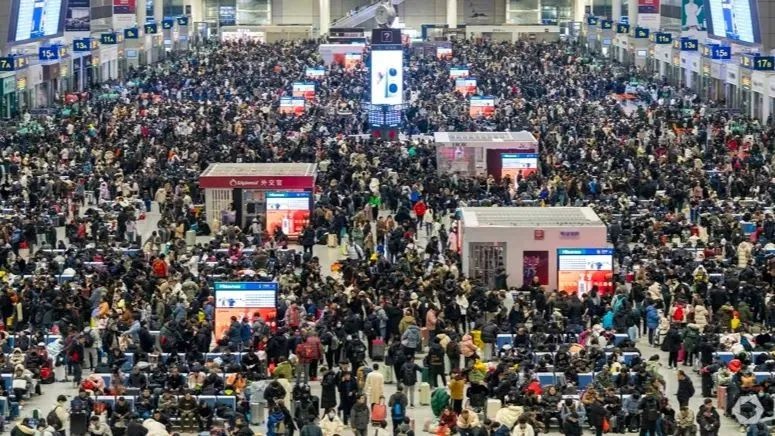上海虹桥火车站凌晨2点竟亮如白昼！春运高峰，77.8万人同一天出发，你准备好了吗？  第3张