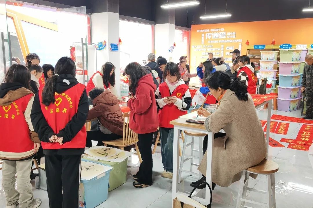 黔西南州慈善超市迎新春活动：巧手做福袋，欢乐迎新年！你准备好了吗？  第3张