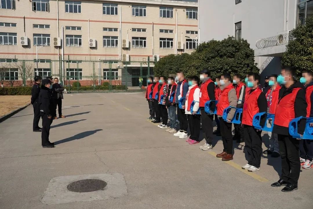春节临近，闵行区司法局如何确保矫正安帮对象稳定？揭秘他们的暖心行动  第6张