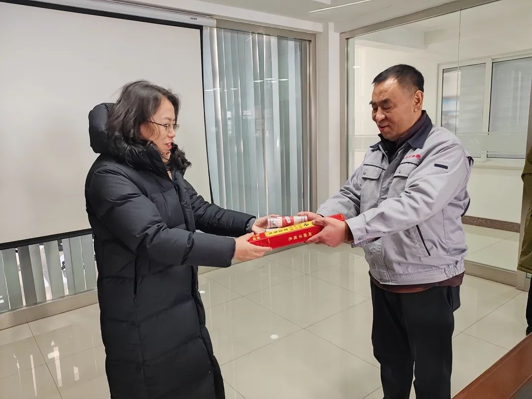 311名领导干部春节前深入企业，送政策送温暖送春联，助力企业做大做优做强  第3张