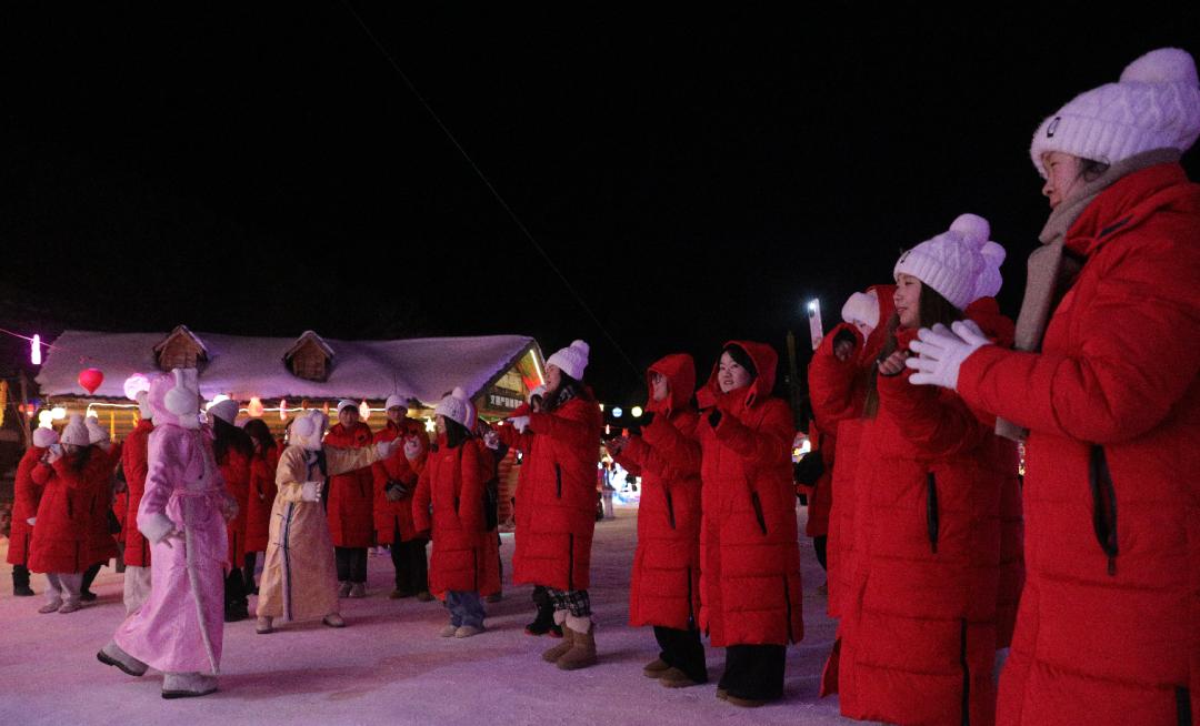 零下21℃的阿尔山雪村，为何能吸引大学生们沉浸其中？探秘冰雪童话世界的魅力  第3张