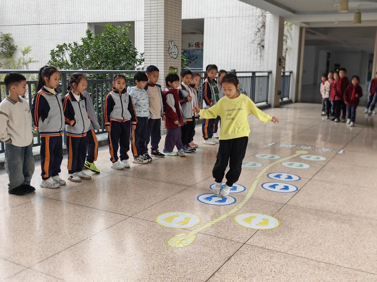 课间15分钟，丁信小学的孩子们玩出了什么新花样？  第3张