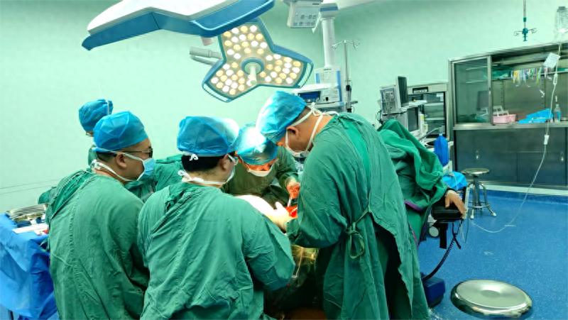 断腕再植奇迹！6小时内如何与死神赛跑保住肢体？