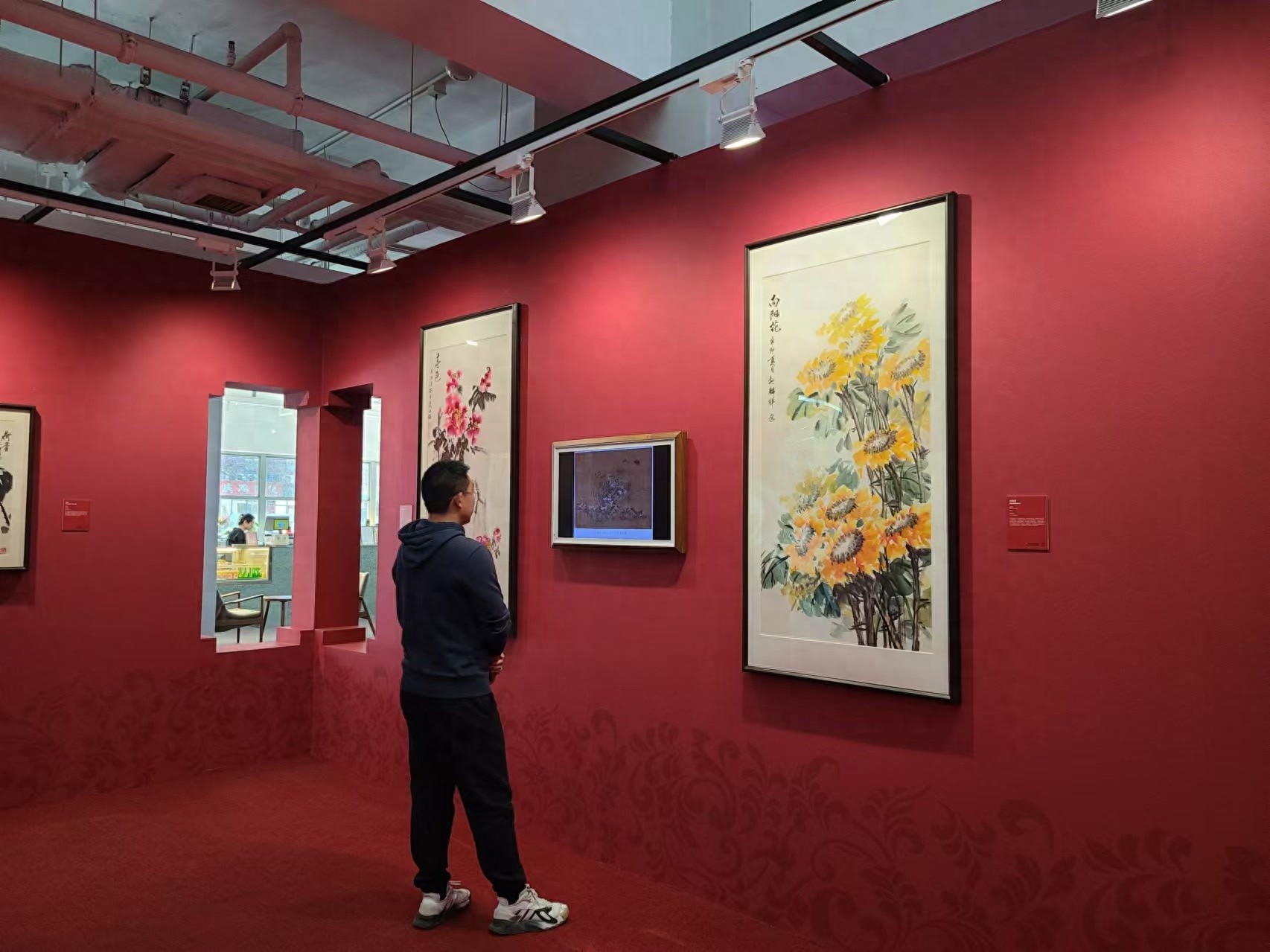 朝阳区图书馆劲松馆焕新升级，花映春禧展览为何如此吸引人？  第1张